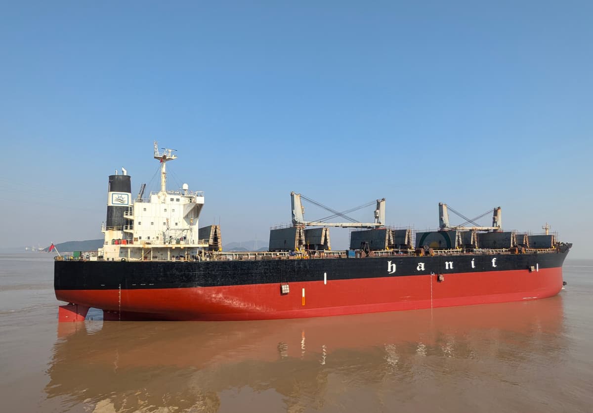 MV Zaraar Hanif at sea
